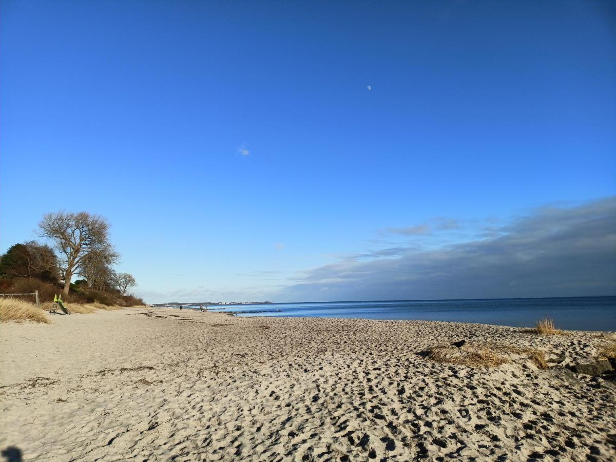 Wohnung Mit Traumhaftem Meerblick Und Schwimmbad Sierksdorf Extérieur photo